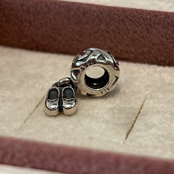 Pandora Ballet Slippers Charm - Picture 2 of 3